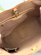 Load image into Gallery viewer, LOUIS VUITTON Monogram Batignolles Horizontal Shoulder Bag
