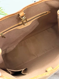 LOUIS VUITTON Monogram Batignolles Horizontal Shoulder Bag