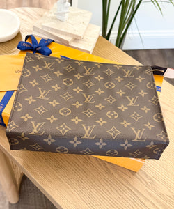 LOUIS VUITTON 2024 Monogram Canvas Toiletry Pouch 26