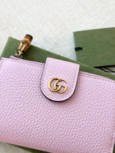 Load image into Gallery viewer, GUCCI Medium Double G Bi-Fold Compact Wallet with Bamboo / Pink
