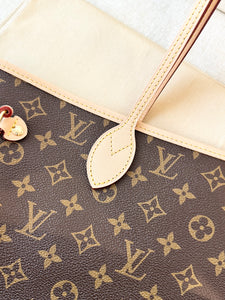 LOUIS VUITTON 2024 Monogram Neverfull MM Monogram Tote / Cherry