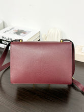 Load image into Gallery viewer, GUCCI Zumi Grain Leather Shoulder Bag in Burgundy
