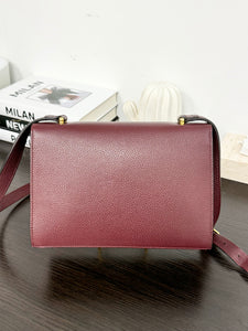 GUCCI Zumi Grain Leather Shoulder Bag in Burgundy