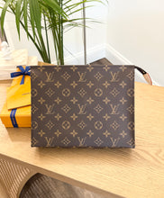 Load image into Gallery viewer, LOUIS VUITTON 2024 Monogram Canvas Toiletry Pouch 26
