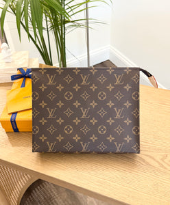 LOUIS VUITTON 2024 Monogram Canvas Toiletry Pouch 26