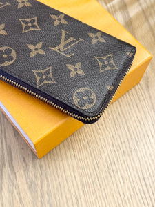 LOUIS VUITTON Clémence Monogram Zippy Wallet in Fuchsia