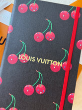 Load image into Gallery viewer, 🍒 LOUIS VUITTON 2025 LV x TM Takashi Murakami Cherry  Jane Notebook MM
