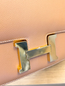 HERMES Constance 24 Evercolor Leather Shoulder Bag in Gold