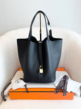 Load image into Gallery viewer, Hermes 2025 Sac Picotin Lock 26 Clemence - Noir / GHW
