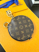 Load image into Gallery viewer, LOUIS VUITTON 2023 Monogram Mini Round Coin Purse
