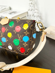 LOUIS VUITTON 2023 - LIMITED EDITION - LV x YK Monogram Multi Pochette Accessoires