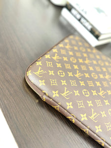 LOUIS VUITTON Monogram Canvas 15 Inch Laptop Case