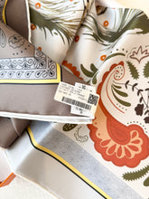 Load image into Gallery viewer, Hermès 2025 Guepards Bandana Double Face Scarf 90 in Noir / Ardoise / Rose
