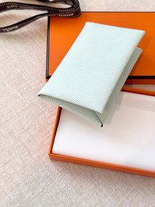 HERMES 2024 Calvi Card Holder in Vert Peppermint / Epsom