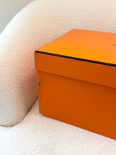 Load image into Gallery viewer, HERMES 2025 Sac Picotin Lock 26 Clemence Leather Bag - Noir / GHW
