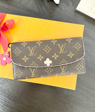 Load image into Gallery viewer, LOUIS VUITTON Monogram Bloom Flower Emilie Wallet in Fuchsia
