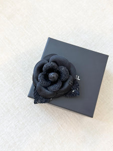 ✨NEW✨CHANEL Tweed Fabric Camellia Pin Brooch / Black