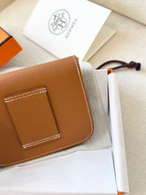 Load image into Gallery viewer, Hermès Constance Slim Wallet Gold Epsom / Silver Hardware
