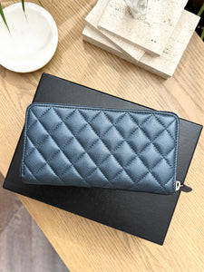 CHANEL Classic Metallic Grained Calfskin Long Zipped Wallet - Blue