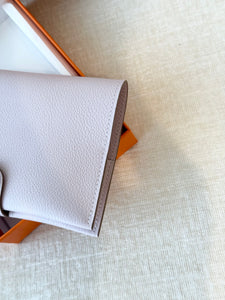 HERMES 2024 R.M.S Passport Holder - Mauve Pale / Evercolor