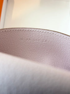 HERMES 2024 R.M.S Passport Holder - Mauve Pale / Evercolor