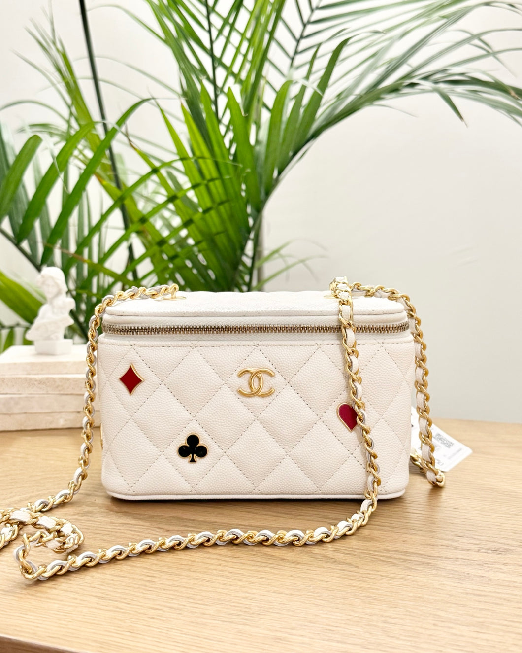 CHANEL 2023 Coco Casino Vanity With Chain Crossbody Bag in White