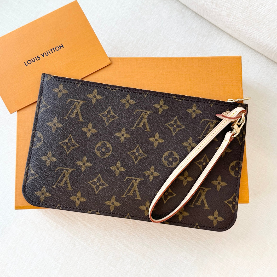 LOUIS VUITTON 2025 Neverfull MM Monogram Pochette Wristlet Pouch / Rose Beige