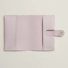 Load image into Gallery viewer, HERMES 2024 R.M.S Passport Holder - Mauve Pale / Evercolor
