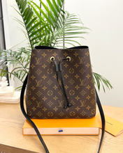 Load image into Gallery viewer, LOUIS VUITTON 2021 Monogram Canvas NéoNoé MM Crossbody Bag in Black
