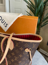 Load image into Gallery viewer, Louis Vuitton 2022 Neverfull MM Monogram Tote Bag in Cherry
