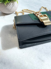 Load image into Gallery viewer, Gucci Sylvie Super Mini Chain Crossbody Bag - Black
