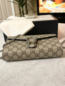 [SOLD] GUCCI Dionysus GG Supreme Wallet-on-a-Chain in Beige/Black