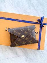 Load image into Gallery viewer, [SOLD]Louis Vuitton 2021 Pochette Kirigami Monogram Medium Pouch
