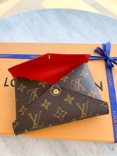 Load image into Gallery viewer, [SOLD]Louis Vuitton 2021 Pochette Kirigami Monogram Medium Pouch
