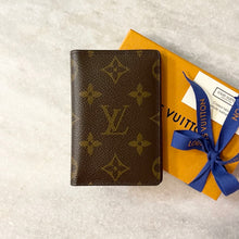 Load image into Gallery viewer, LOUIS VUITTON Monogram Card Holder
