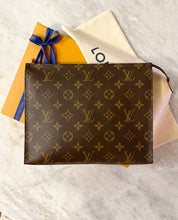 Load image into Gallery viewer, LOUIS VUITTON Monogram Toiletry Pouch 26
