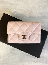 Load image into Gallery viewer, CHANEL 2021 Caviar Quilted Flap Card Holder In Light Pink
