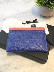 [SOLD] CHANEL 2019 Caviar Quilted Leather Filigree Card Holder In White/Blue/Red