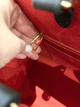 Load image into Gallery viewer, LOUIS VUITTON 2021 OnTheGo MM Monogram Reverse Tote Bag
