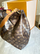 Load image into Gallery viewer, LOUIS VUITTON Graceful MM Monogram Canvas Hobo Bag in Peony
