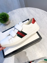 Load image into Gallery viewer, GUCCI New Ace Logo Sneakers In White EU37
