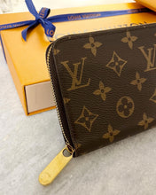 Load image into Gallery viewer, LOUIS VUITTON Monogram Zippy Wallet in Fuchsia
