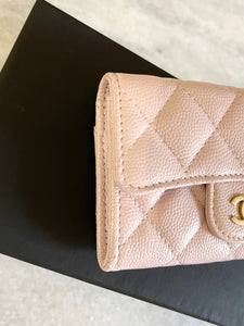 CHANEL 2021 Caviar Quilted Flap Card Holder In Light Pink