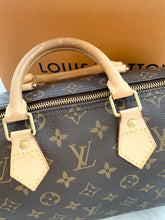 Load image into Gallery viewer, [SOLD] Louis Vuitton Speedy 25 Monogram Satchel Bag
