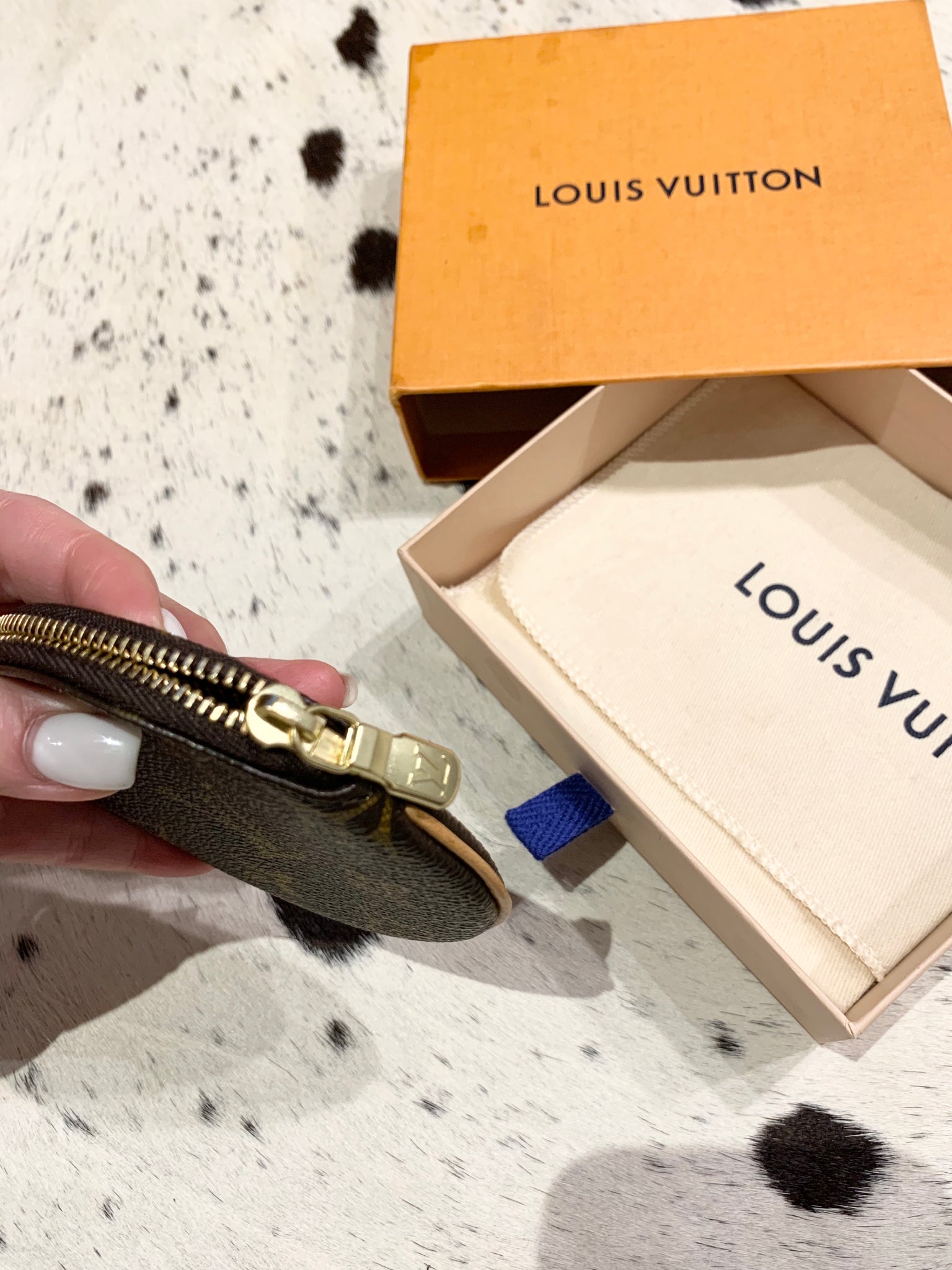Louis Vuitton Limited Edition Monogram Porte Monnaie Round Groom Coin Purse  - Yoogi's Closet