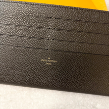 Load image into Gallery viewer, LOUIS VUITTON 2022 Empreinte Leather Credit Card Insert In Black
