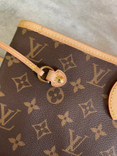 Load image into Gallery viewer, Louis Vuitton 2022 Neverfull MM Monogram Tote Bag in Cherry
