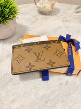 Load image into Gallery viewer, LOUIS VUITTON 2021 Monogram Reverse Canvas Card Holder
