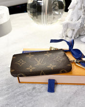 Load image into Gallery viewer, Louis Vuitton Monogram Cles Chain Key Pouch
