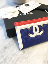 Load image into Gallery viewer, [SOLD] CHANEL 2019 Caviar Quilted Leather Filigree Card Holder In White/Blue/Red
